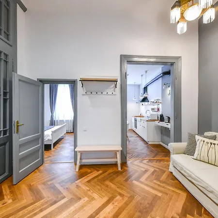 My Place Ferdinand קלוז'-נאפוקה