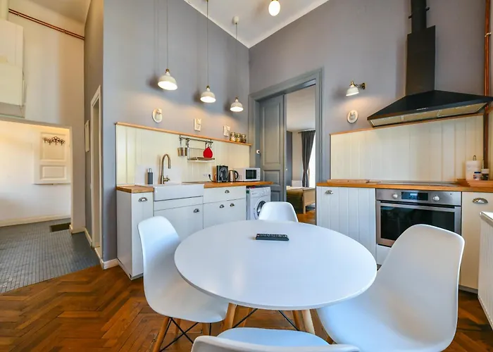 My Place Ferdinand *